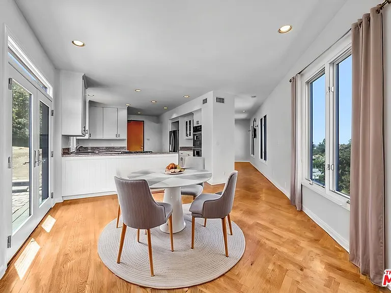 6852 Woody Trl — Photo 15