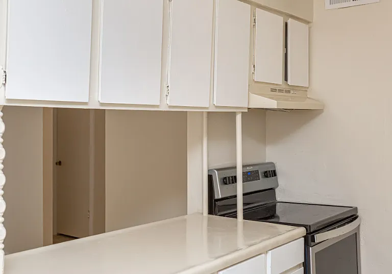 Cedarwood Apartments — Photo 5