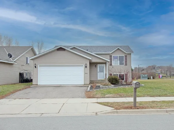 606 Iris Ln NE, Saint Joseph, MN 56374