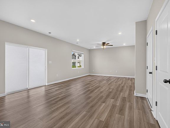 4th image of 410 Terre St