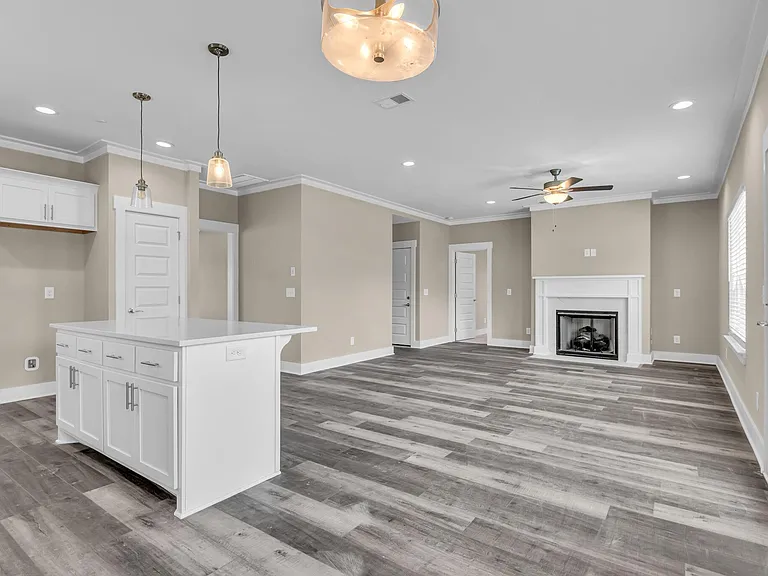 117 Traveller Ln — Photo 13