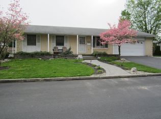 2204 Hokendauqua Ave, Northampton, PA 18067