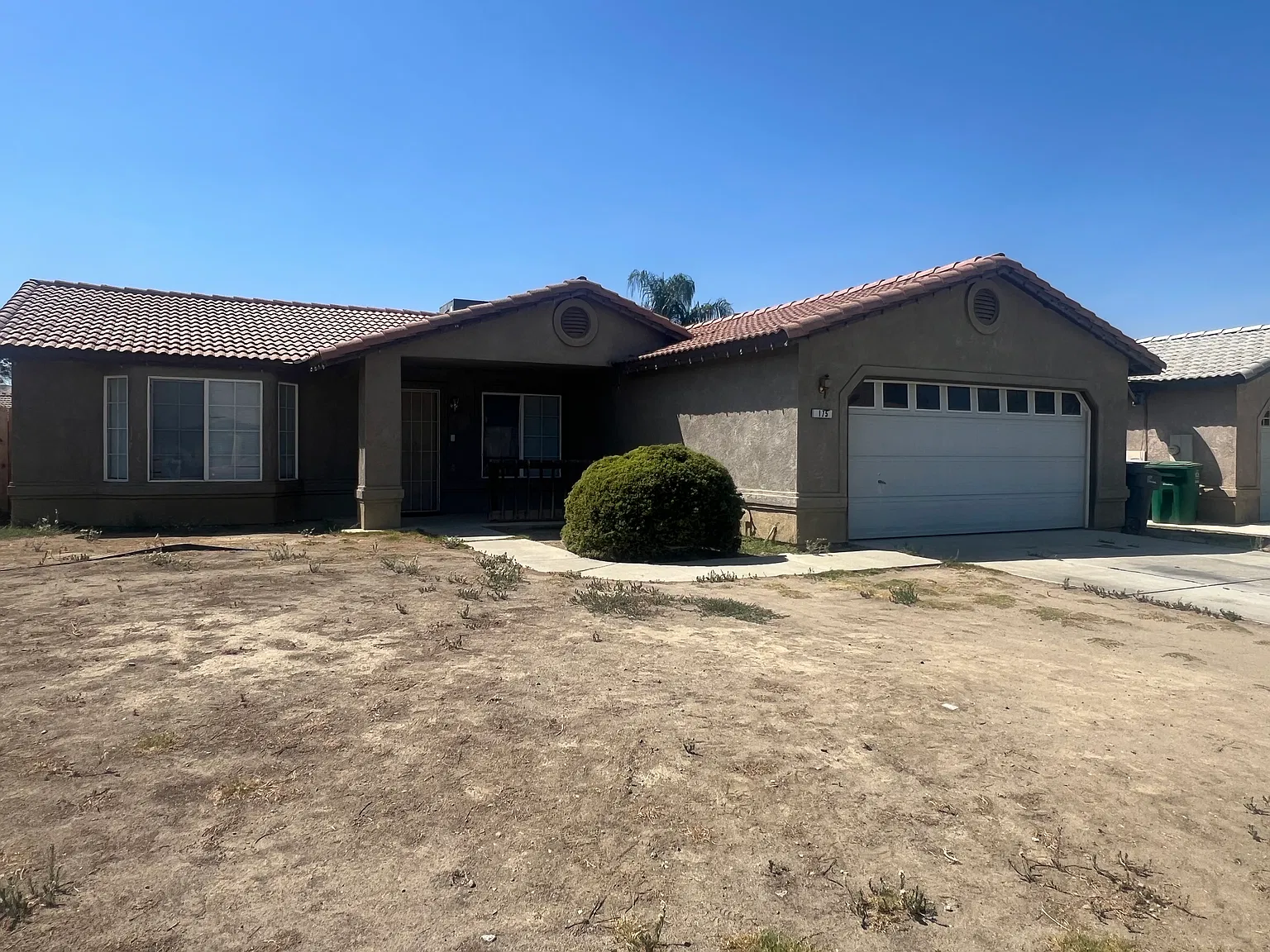 3 bed, 1400 sqft, $1,400 — Photo 1