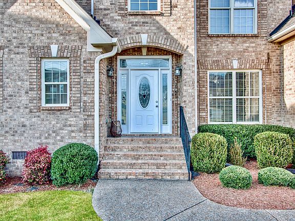 3rd image of 348 Ironwood Cir
