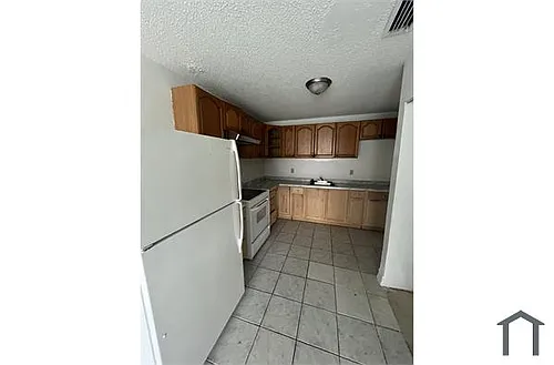 18182 NW 41st Pl Photo 1