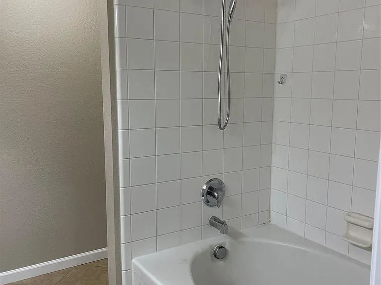 8904 Chisholm Trl — Photo 17