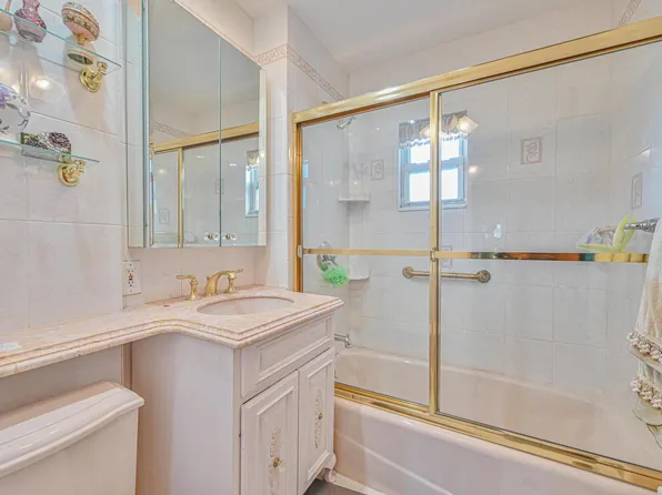 954 81st Street image 13 of 20