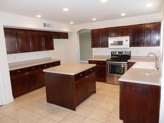 5th image of 821 S Terrace Ct