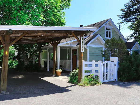 11278 Eltham St, Maple Ridge, BC V2X 1P3