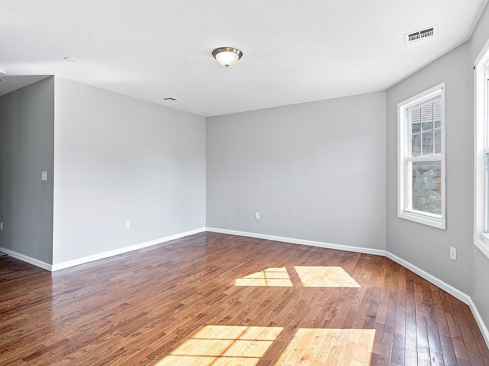 1st image of 240 Halsted St