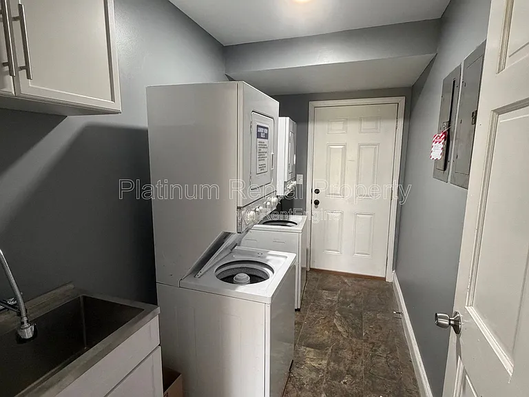 1512 Waverly Way #D-2 — Photo 13