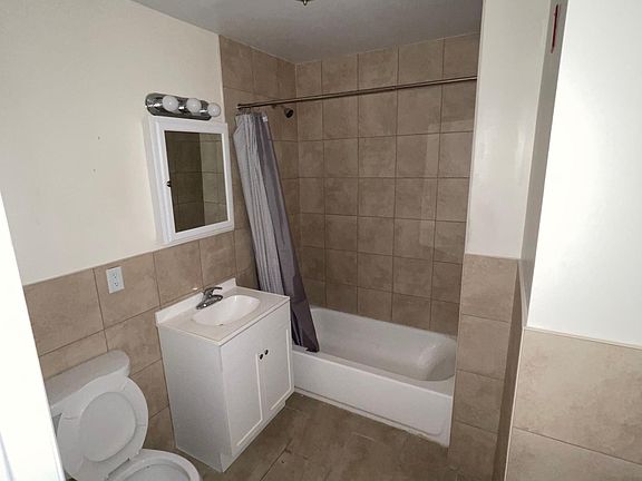 4th image of 32 Lockwood Ave #2C