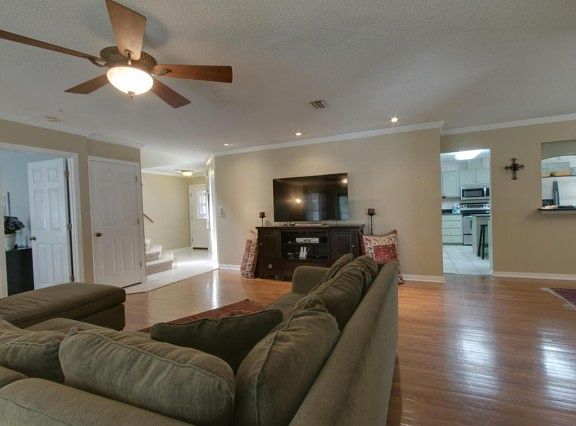 4th image of 207 Galway Dr