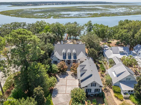 380 Distant Island Dr, Beaufort, SC 29907