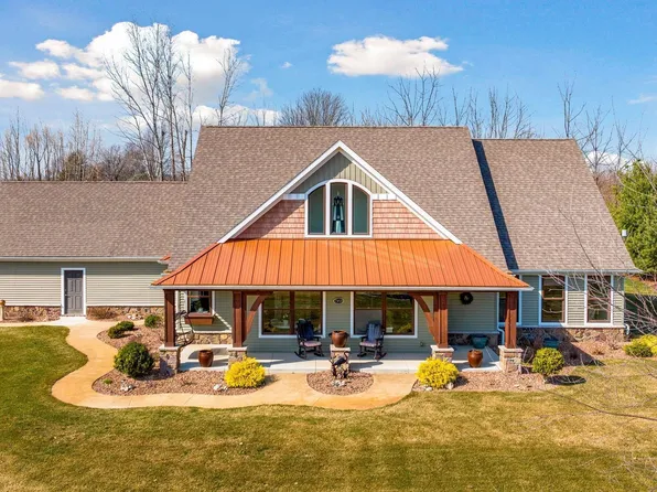 7958 E Constitution Dr, Syracuse, IN 46567