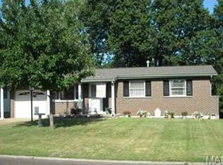 5558 Valleyside Ln, Saint Louis, MO 63128