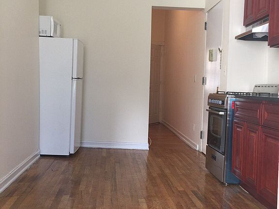 5th image of 315 10th Ave #Loft3