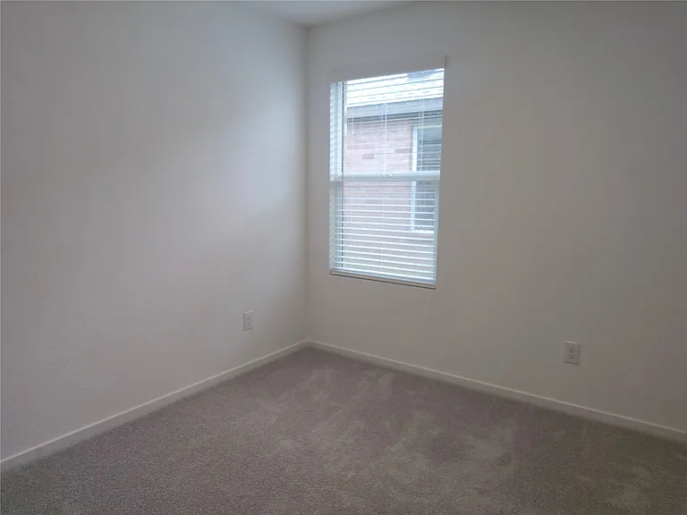 1600 Baron Ln — Photo 8