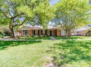 2114 Oceanview Dr, Seabrook, TX 77586