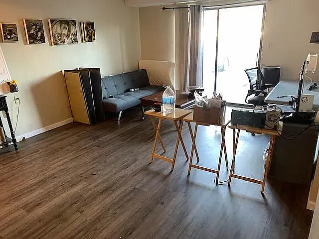 2 bed, 900 sqft, $1,400 — Photo 2