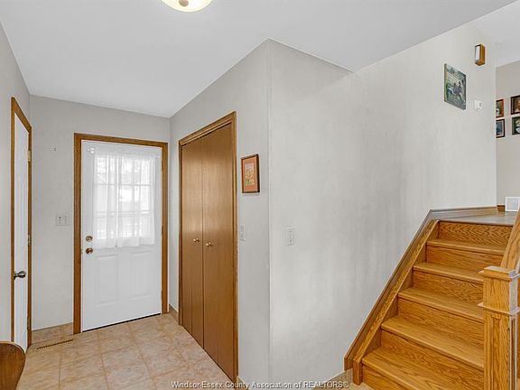 2nd image of 8 Bruce Ave