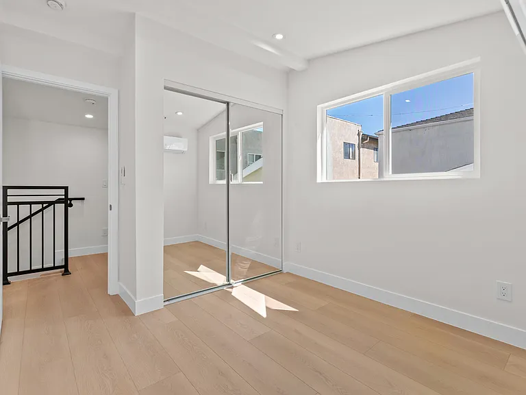 1133 N Maryland Ave #B — Photo 16