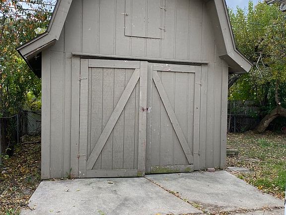 2nd image of 20828 Woodward St