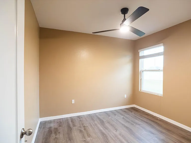 Guest Bedroom 4