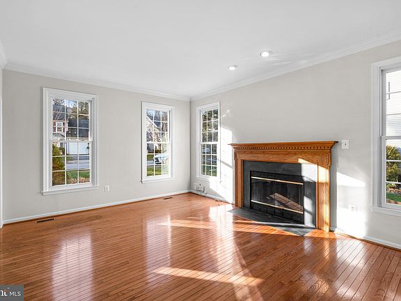 4th image of 5907 Foxhall Manor Dr