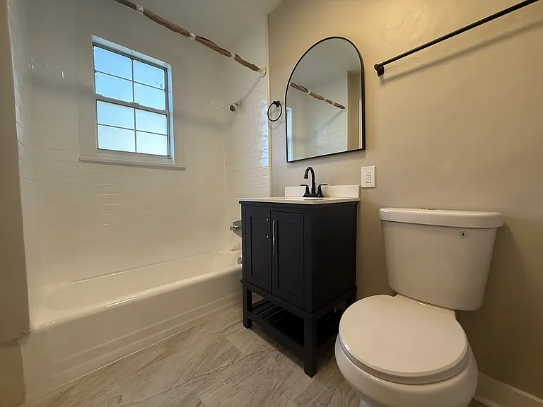 2740 Oak St #1 — Photo 6
