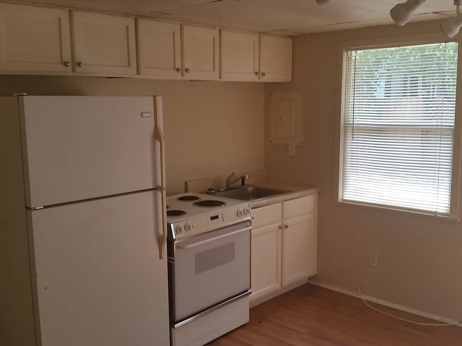 1 bed, 500 sqft, $1,500 — Photo 3