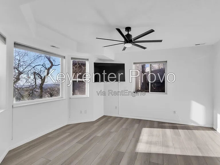 1559 Oak Cliff Dr — Photo 12
