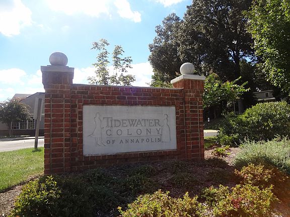 2nd image of 2020 Governor Thomas Bladen Way #301
