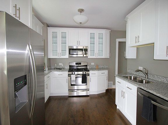5th image of 706 Clarence Ave