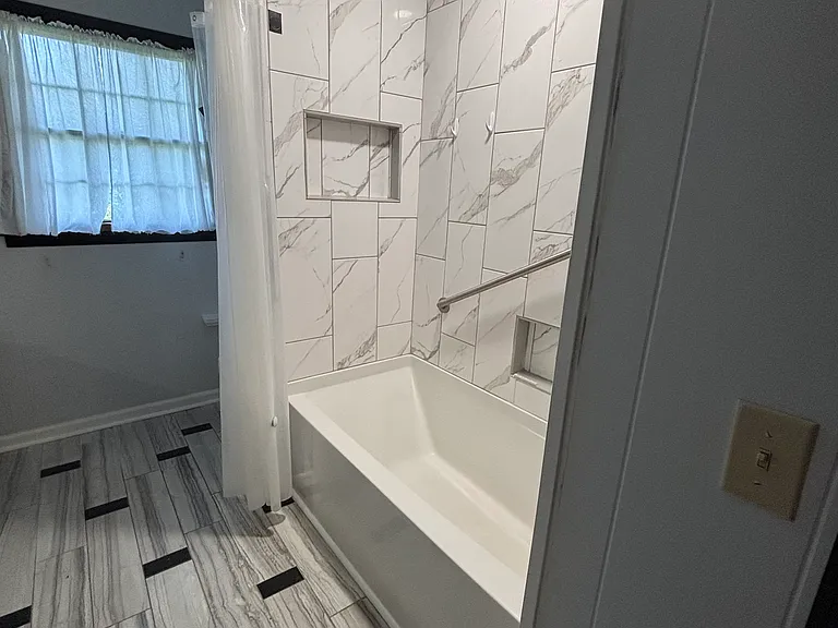 1901 N Cherokee Ave — Photo 12