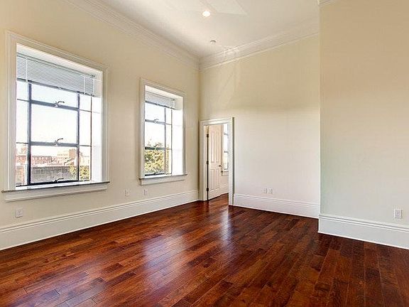 3rd image of 703 Carondelet St APT 501
