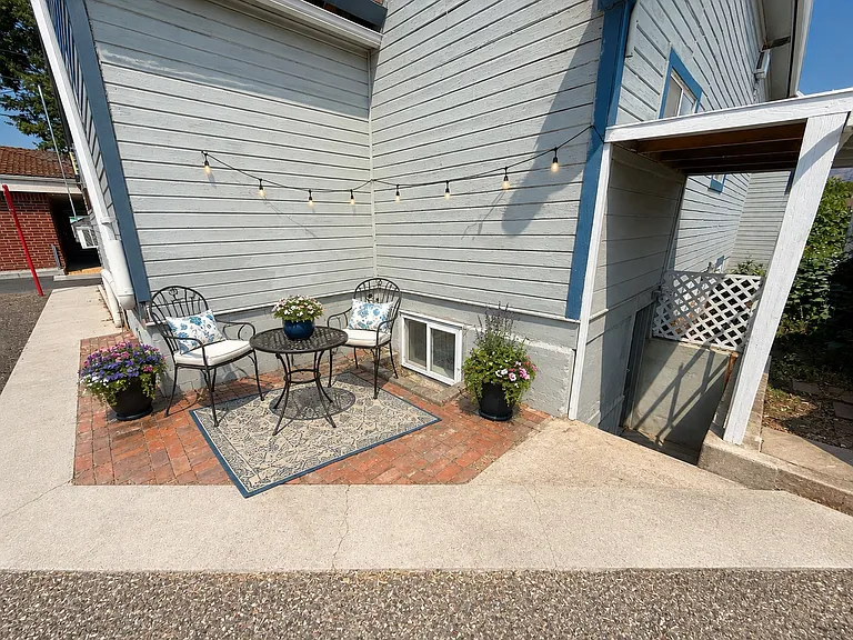407 Sycamore St — Photo 3