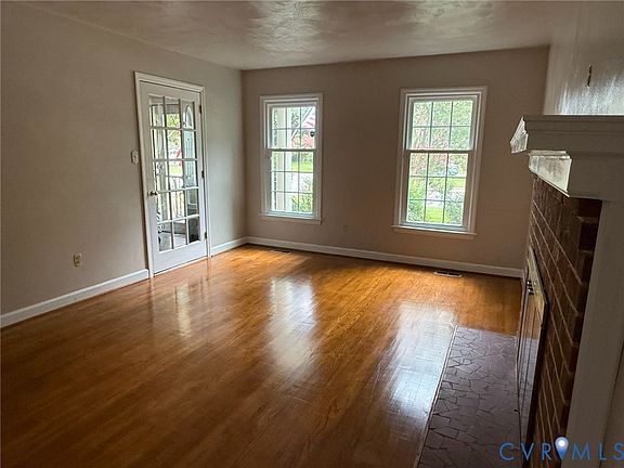 4th image of 629 Lord Dunmore Dr