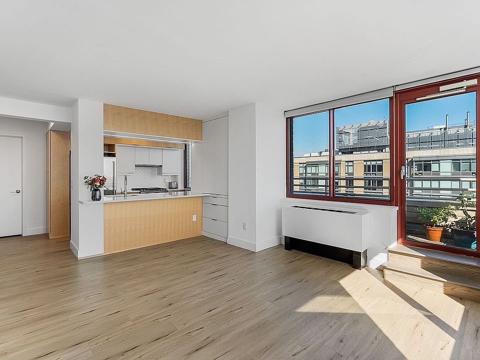 1st image of 4-74 48th Ave #Penthouse 2e
