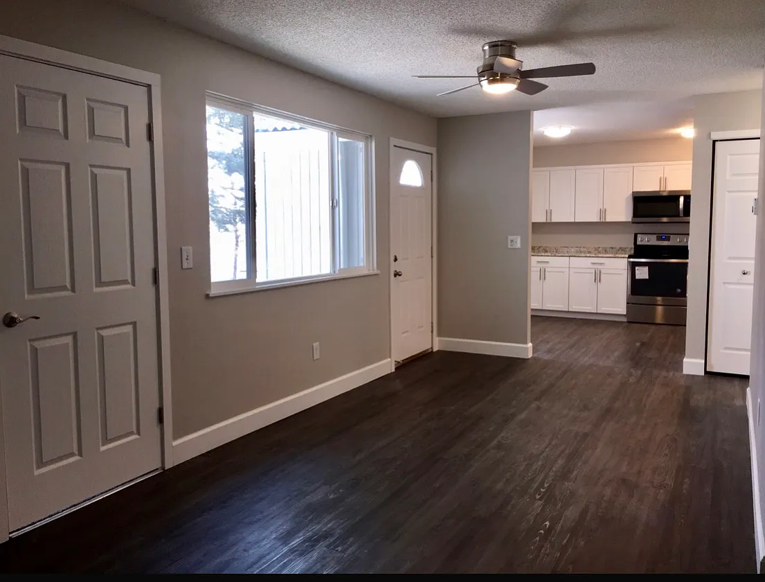 2 bed, 900 sqft, $1,550 — Photo 2