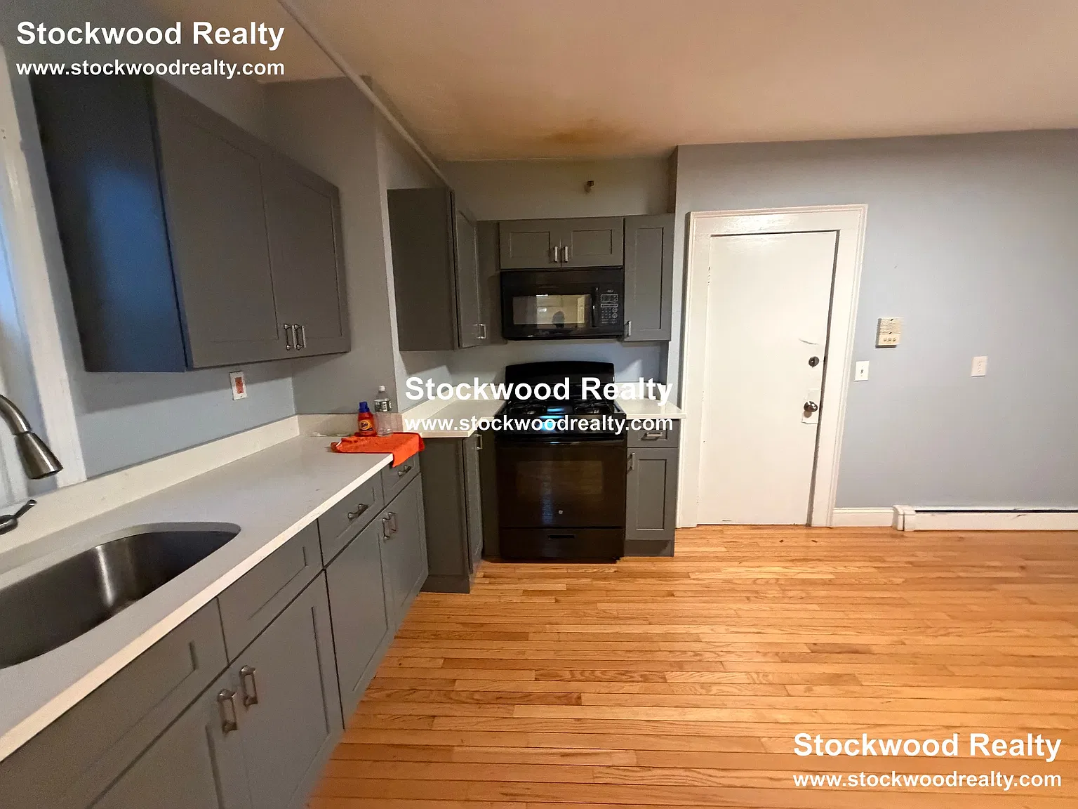 3 bed, $3,200 — Photo 2