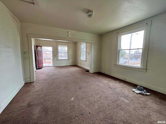 3rd image of 309 W Cherry St