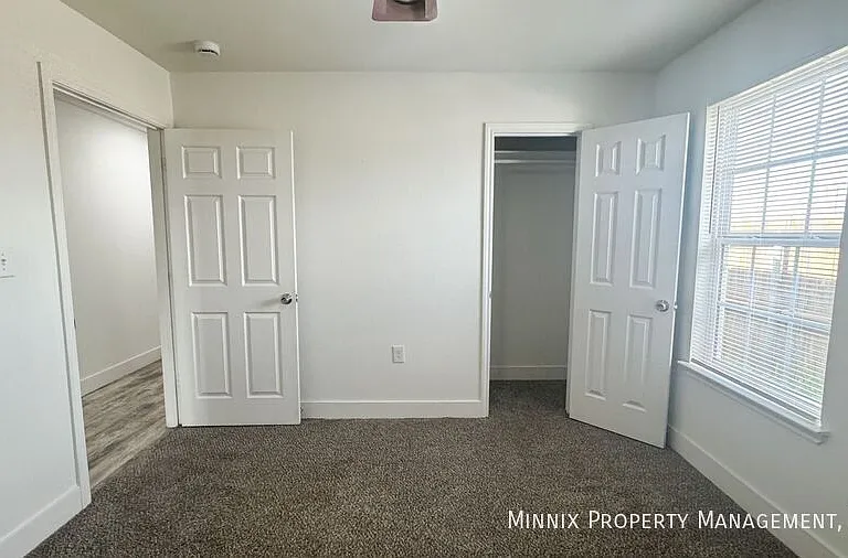 1519 E 14th St — Photo 16