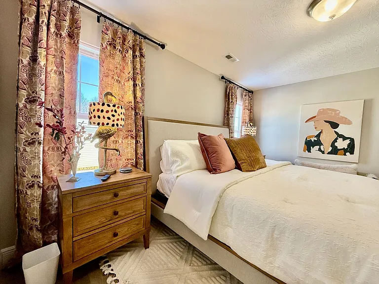 210 Taylor Dr — Photo 10