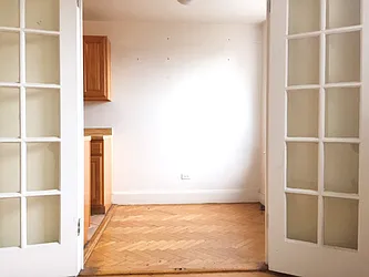 Rented by LIVING QUARTERS NY INC