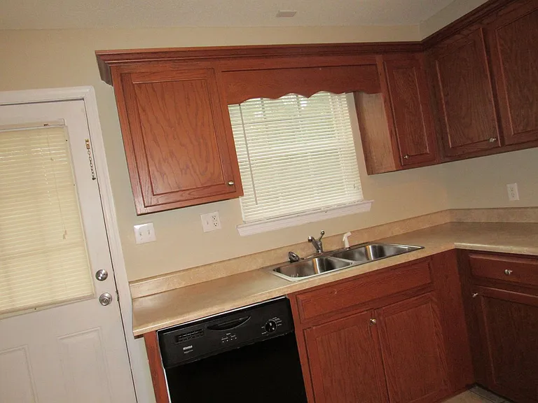 149 W Main St — Photo 21