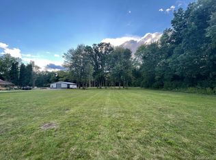 5184 Howe Rd, Grand Blanc, MI 48439
