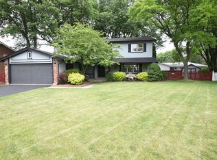219 Brighton Rd, Elk Grove Village, IL 60007