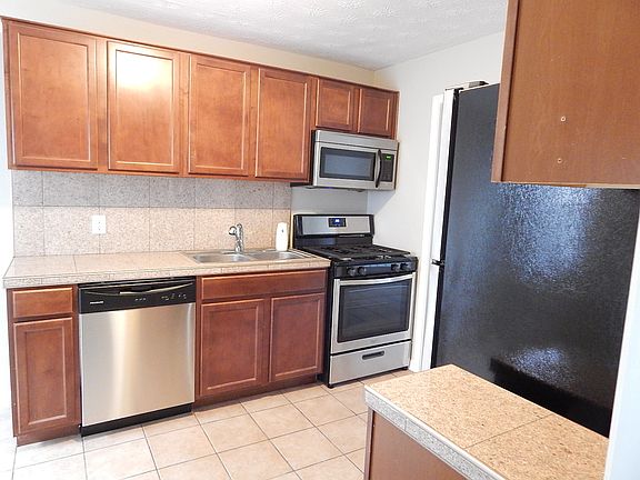 3rd image of 5316 Beechwood Ave