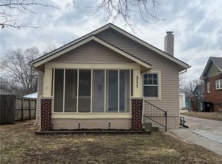 217 N Lake St, Pleasant Hill, MO 64080